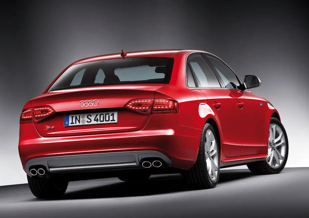 2009 Audi S4 and S4 Avant in detail