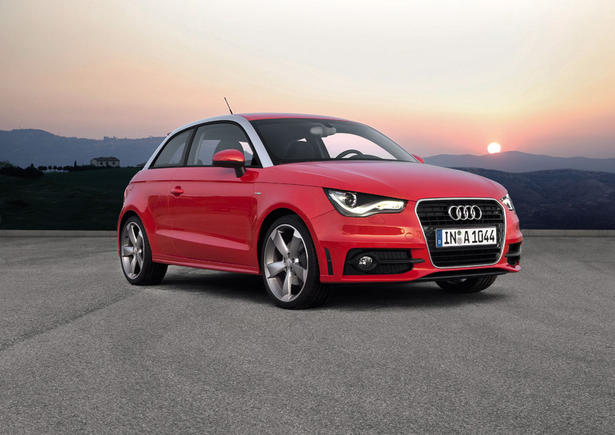Audi A1 vs MINI Cooper Video