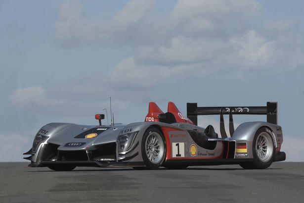 Audi R15 TDI debuts on front row