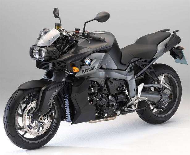 BMW F 800 ST Touring and BMW K 1300 R Dynamic