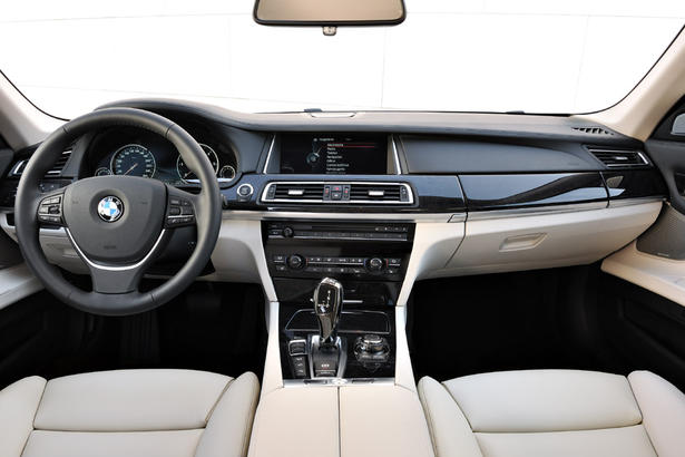 BMW 720i Leaked