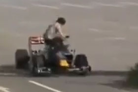 Video: Buemi Hits Spectator With Toro Rosso F1 Car