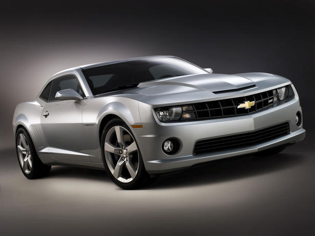 Chevrolet Camaro SS vs Dodge Challenger SRT8 Video