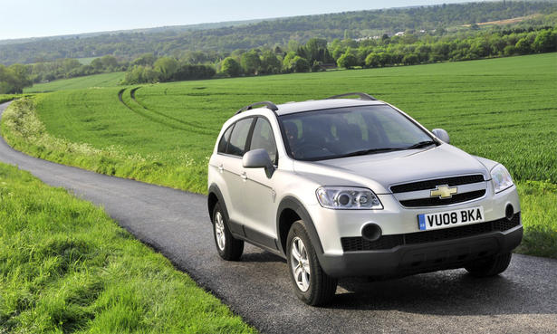 Chevrolet Captiva 2.0 VCDi LS in UK