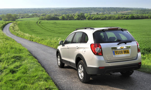 Chevrolet Captiva 2.0 VCDi LS in UK