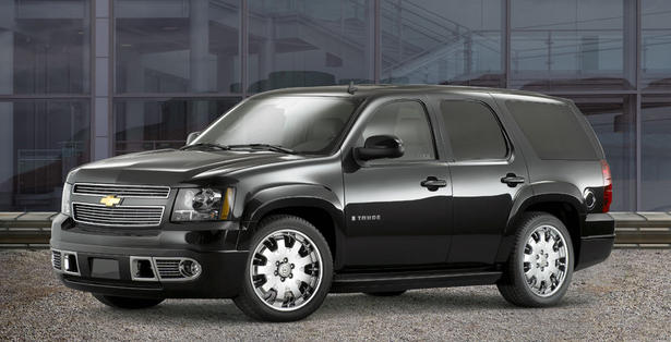 Street Tuner Chevrolet Tahoe with DUB D22 Wheels