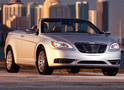 2011 Chrysler 200 Convertible 5