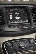 2015 Chrysler 200 24