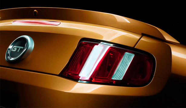 2010 Ford Mustang taillight