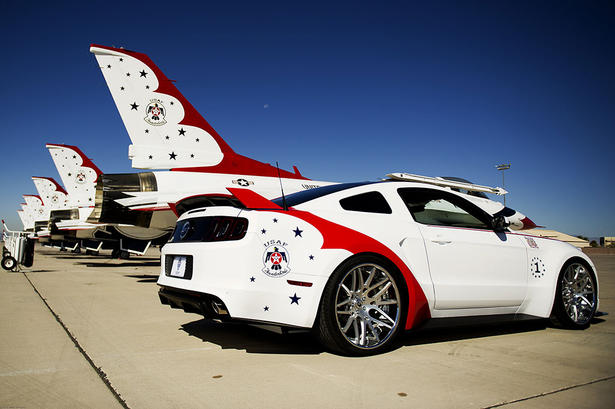 Ford Mustang Thunderbirds Edition