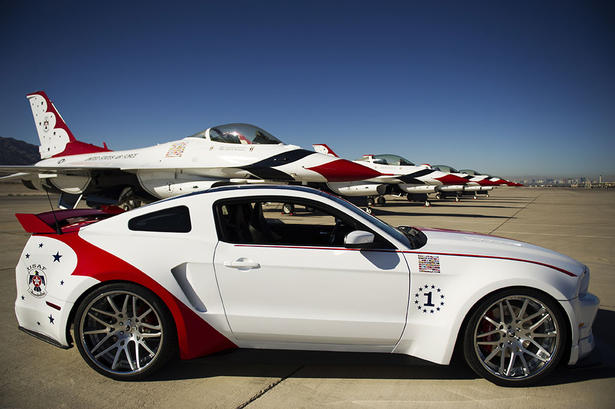 Ford Mustang Thunderbirds Edition