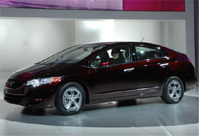 Honda Announces Affordable Family Hybrid for 2009