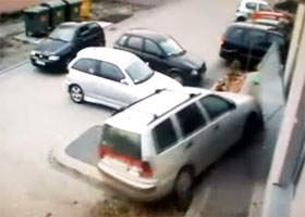 Video: Huge Parking Fail