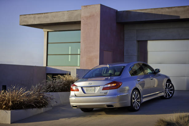 2012 Hyundai Genesis Price