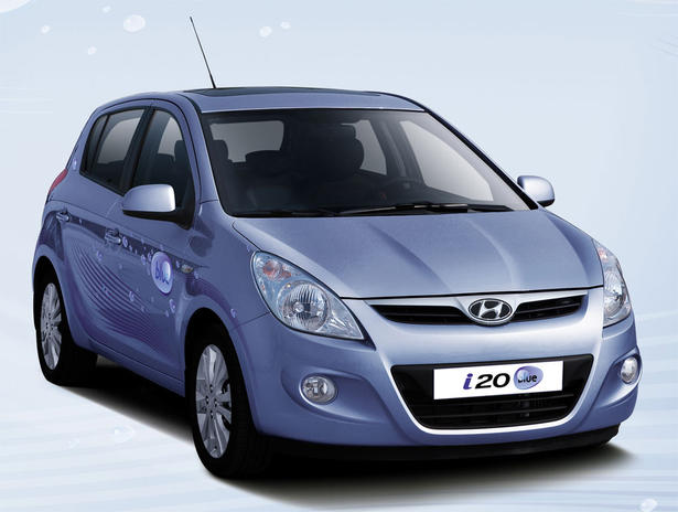 Hyundai i20 blue
