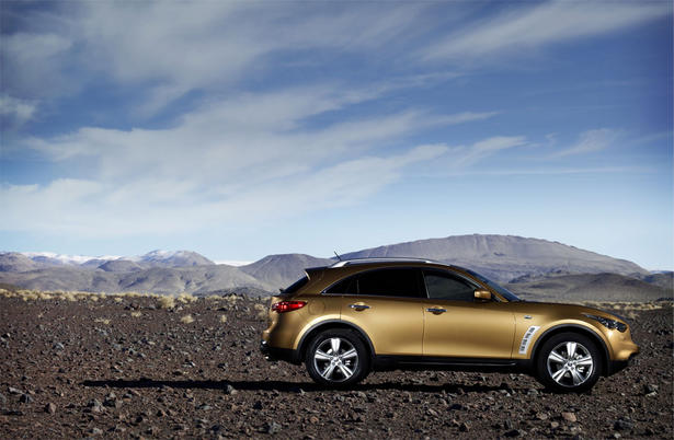 Infiniti FX37 in Europe