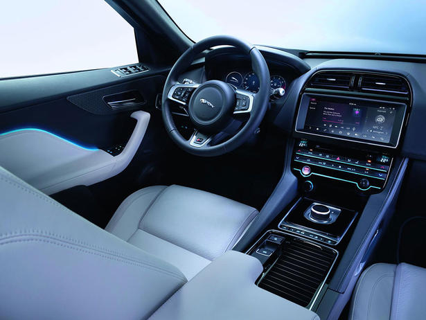Jaguar F Pace: Specs, Equipment