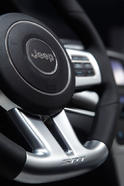 Jeep Grand Cherokee SRT8 White Edition 13