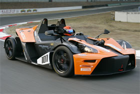 KTM X Bow vs KTM Supermoto video