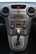 2008 Kia Rondo 7 9
