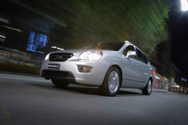 2008 Kia Rondo 7