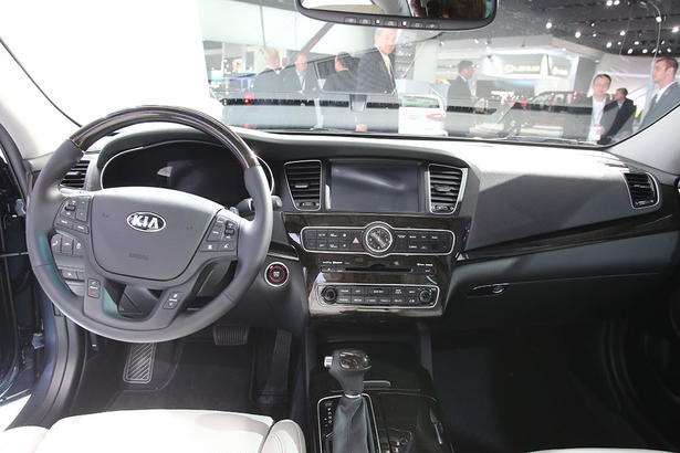 2014 Kia Cadenza