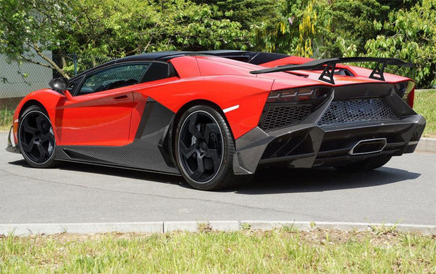 Lamborghini Aventador Carbon Body Kit by Mansory
