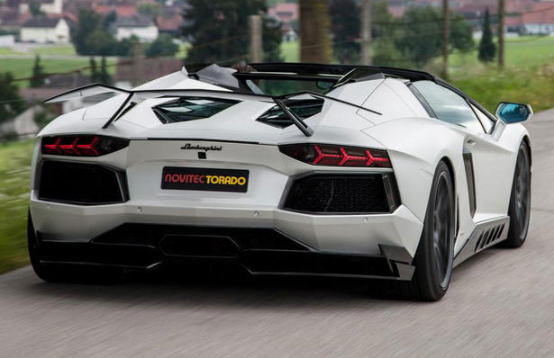 Lamborghini Aventador Roadster Body Kit and Powerkit by Novitec