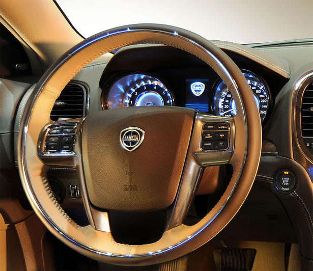 Lancia Thema Interior