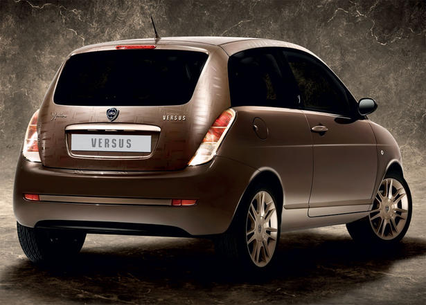 Lancia Ypsilon VERSUS