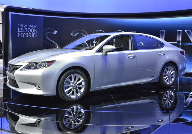 Lexus ES 350 and 300h