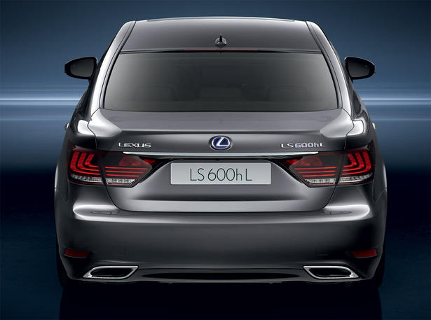 2013 Lexus LS 460 and LS 600h