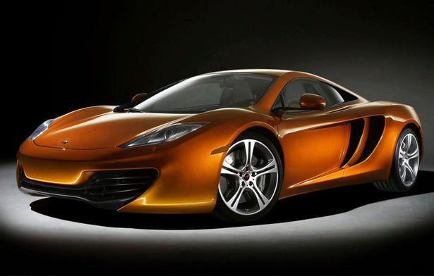 McLaren MP4 12C vs F1 Video