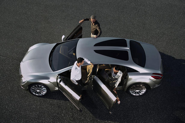 Mercedes F700 details
