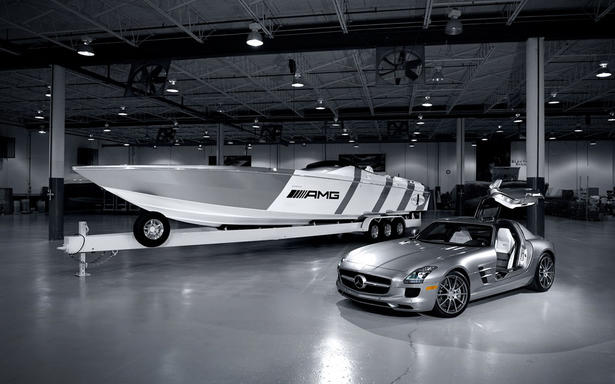 Mercedes SLS AMG Boat