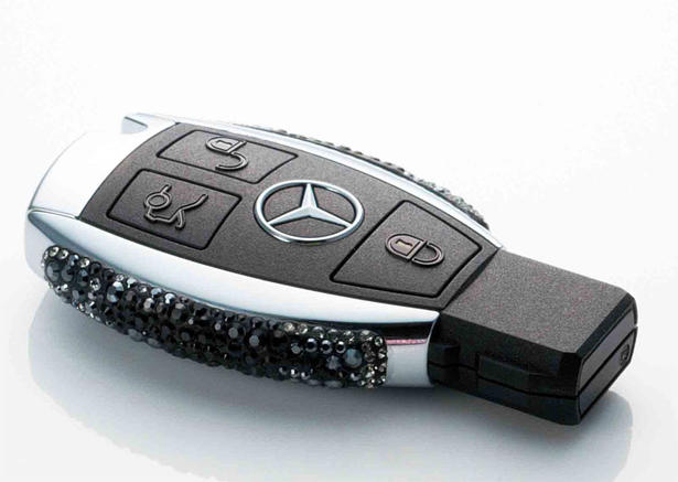 Swarovski Mercedes Keys