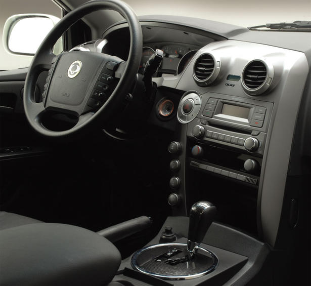 2012 SsangYong SUT 1