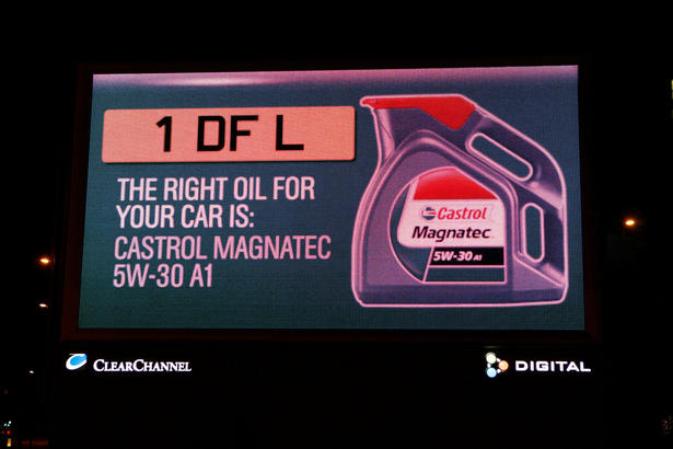 Castrol uses traffic cameras to advise about engine oil