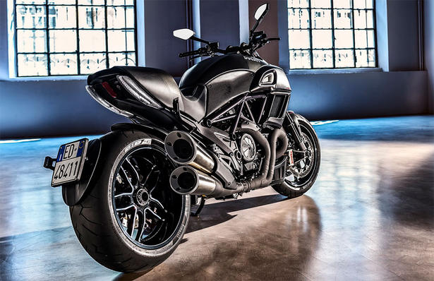Ducati Diavel Carbon