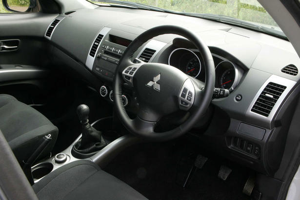 Mitsubishi Outlander 2.0 DI D SE and GSE