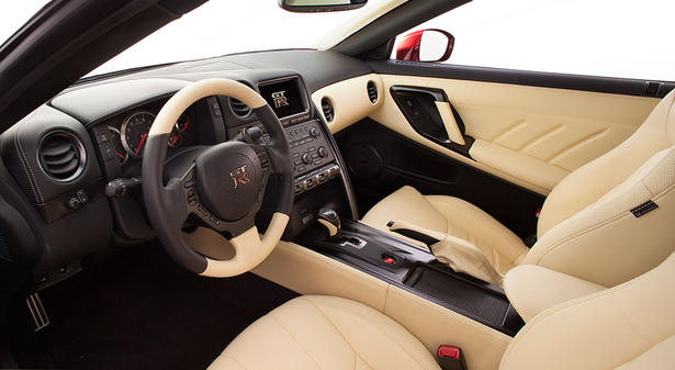 2015 Nissan GT R Price