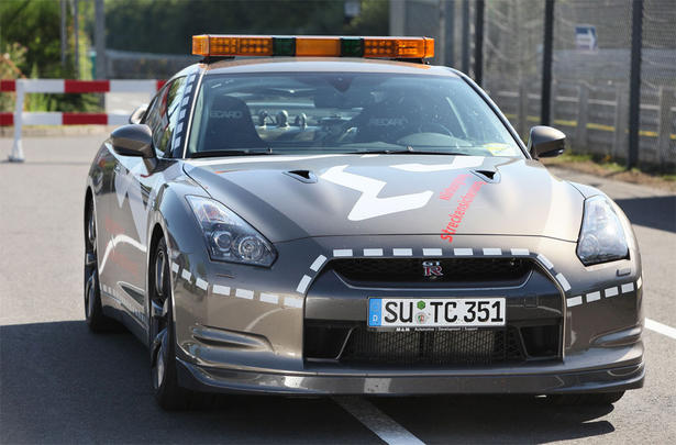 Nissan GT R fire fighting car