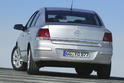 Opel Astra Notchback 6