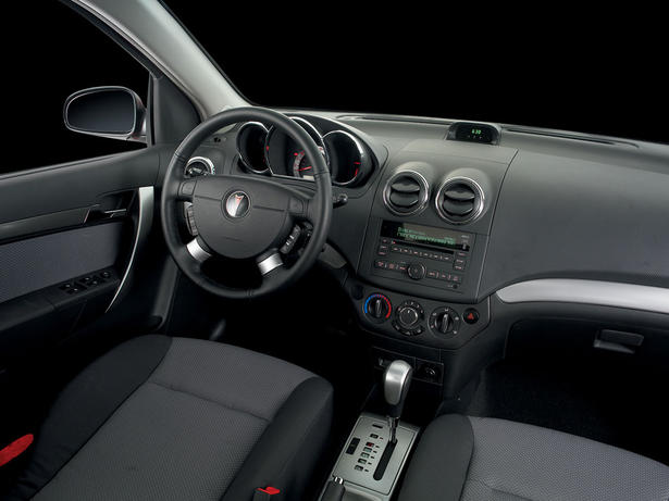 2009 Pontiac Wave5 in Canada