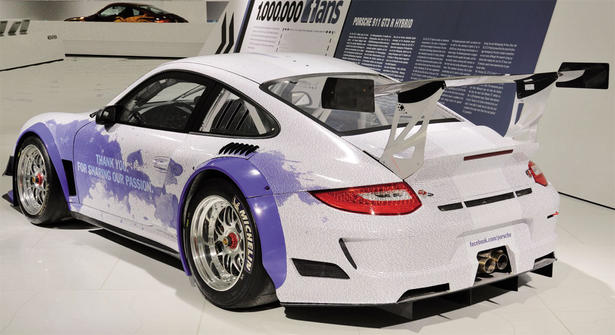 Facebook Porsche 911 GT3 R Hybrid
