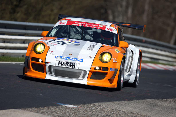 Porsche 911 GT3 R Hybrid track video