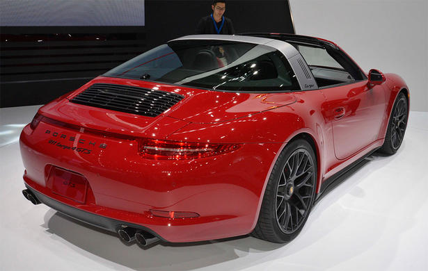 Porsche 911 Targa 4 GTS: Engine, Specs, Equipment