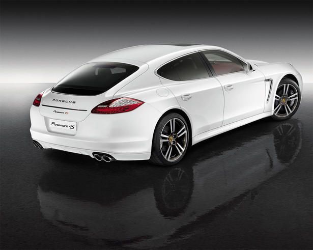 Porsche Panamera Middle East