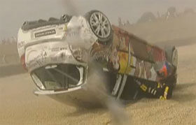 Video: Renault Clio hits Cameraman