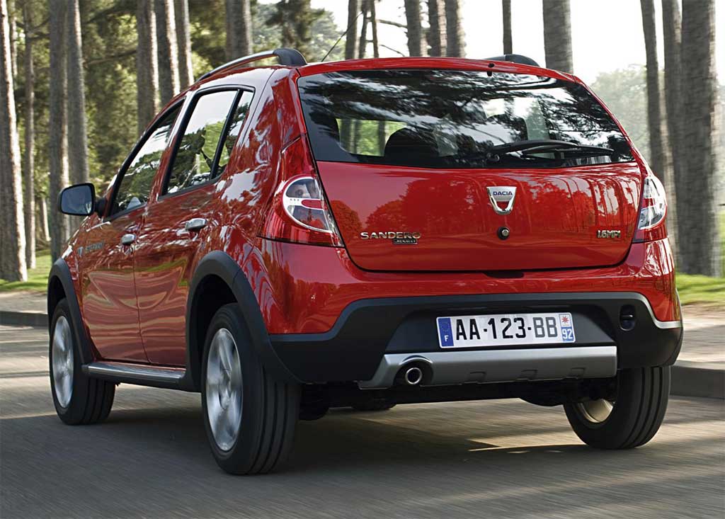 http://www.zercustoms.com/news/images/Renault/Dacia-Sandero-Stepway-4.jpg
